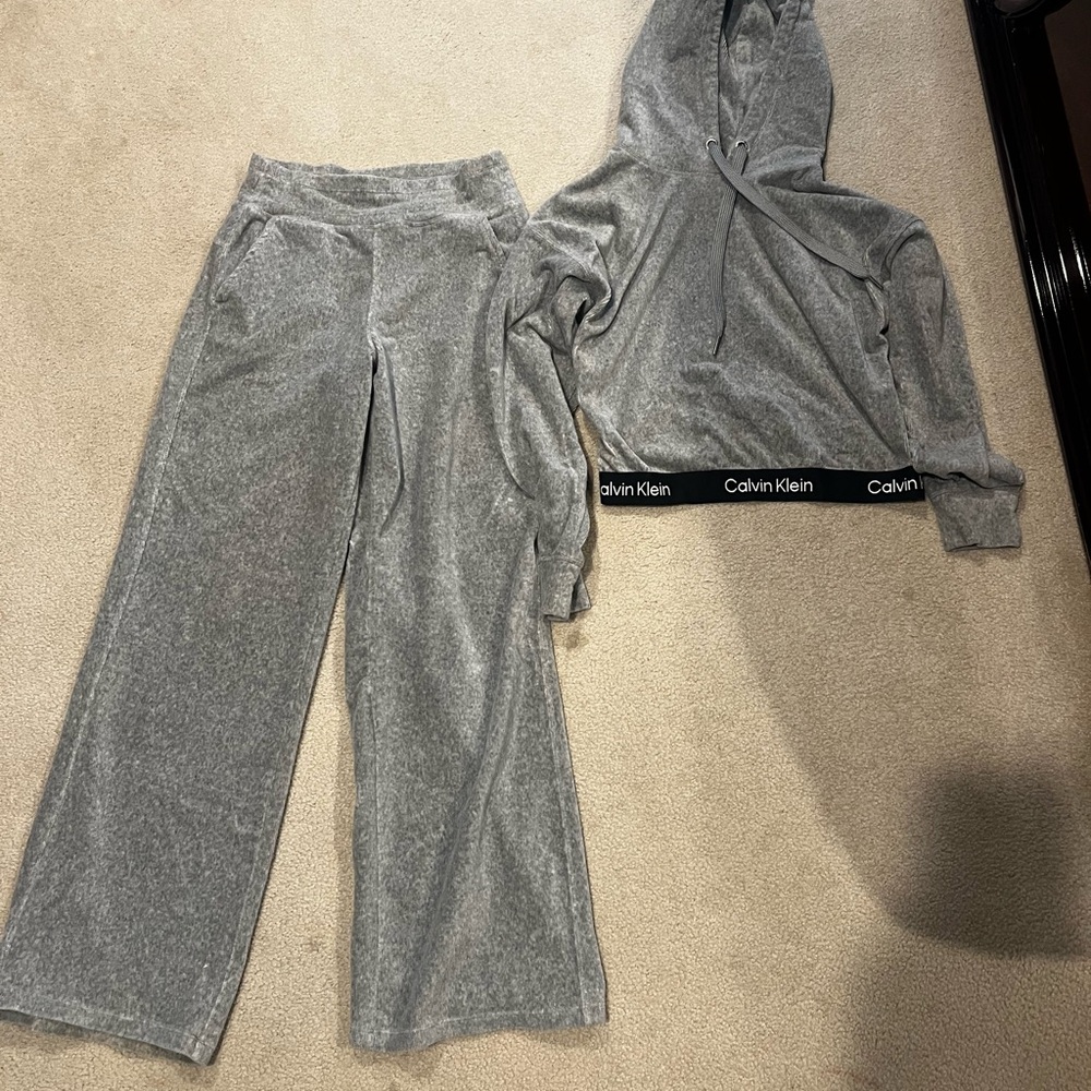 Calvin Klein Gray  Velour Lounge Set small NWOT, same measurements as tan set
